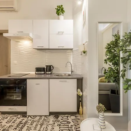 Palomia A Апартаменти Спліт